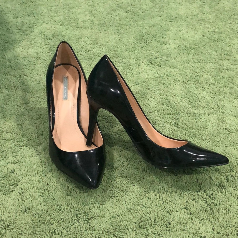 Black patent leather BCBG heals